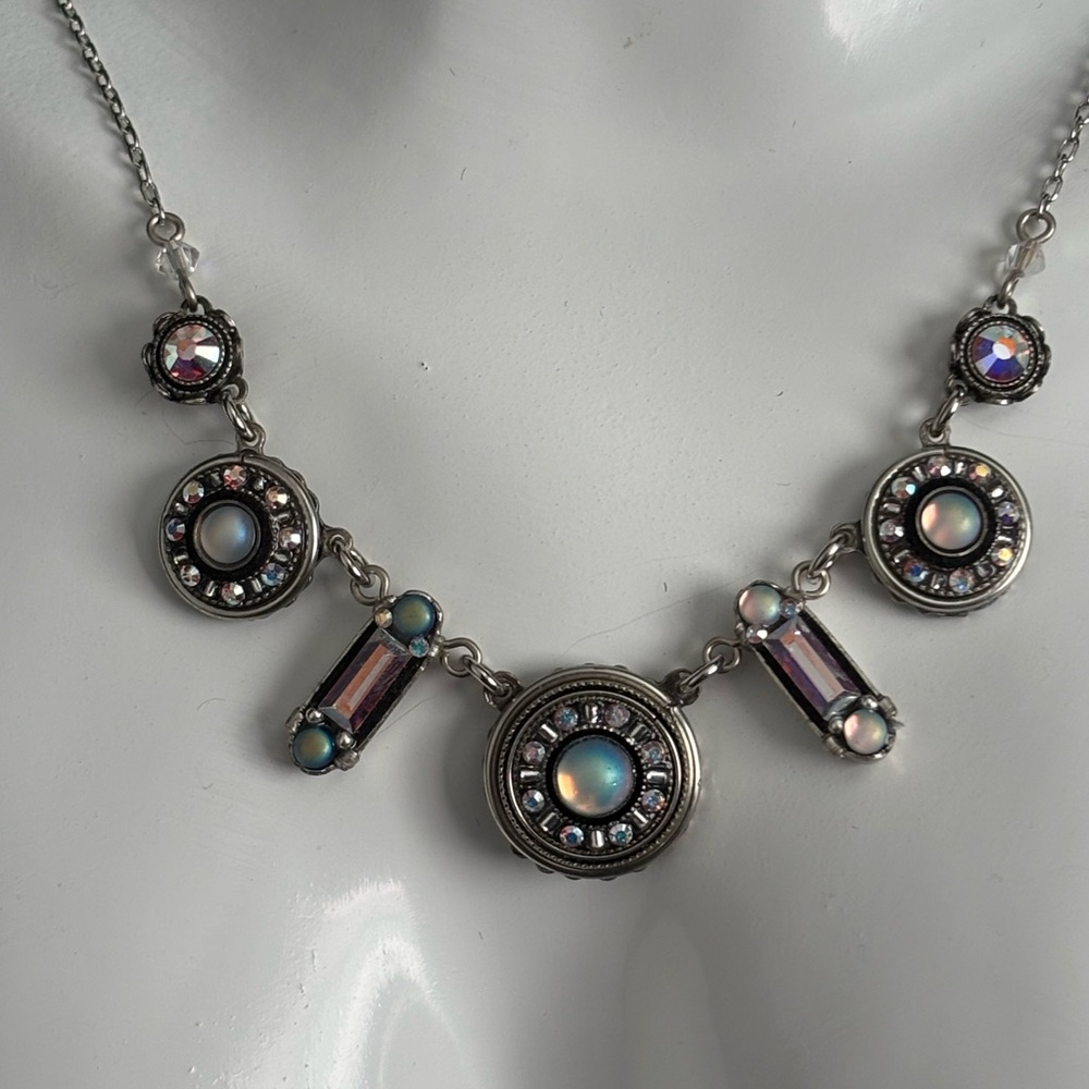 Firefly Jewelry La Dolce Vita Petite Circle Necklace “Snow”